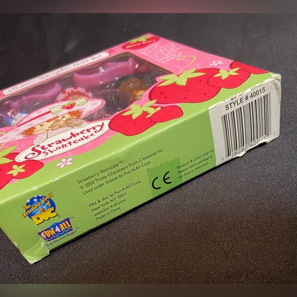 2003 Strawberry Shortcake Charm Dangler Gift Set 3 "berry" fun Charms Boxed New - Picture 4 of 5